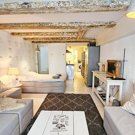 The White Wilde - Studio In A Historic Canalhouse From 1799 Amesterdão Exterior foto