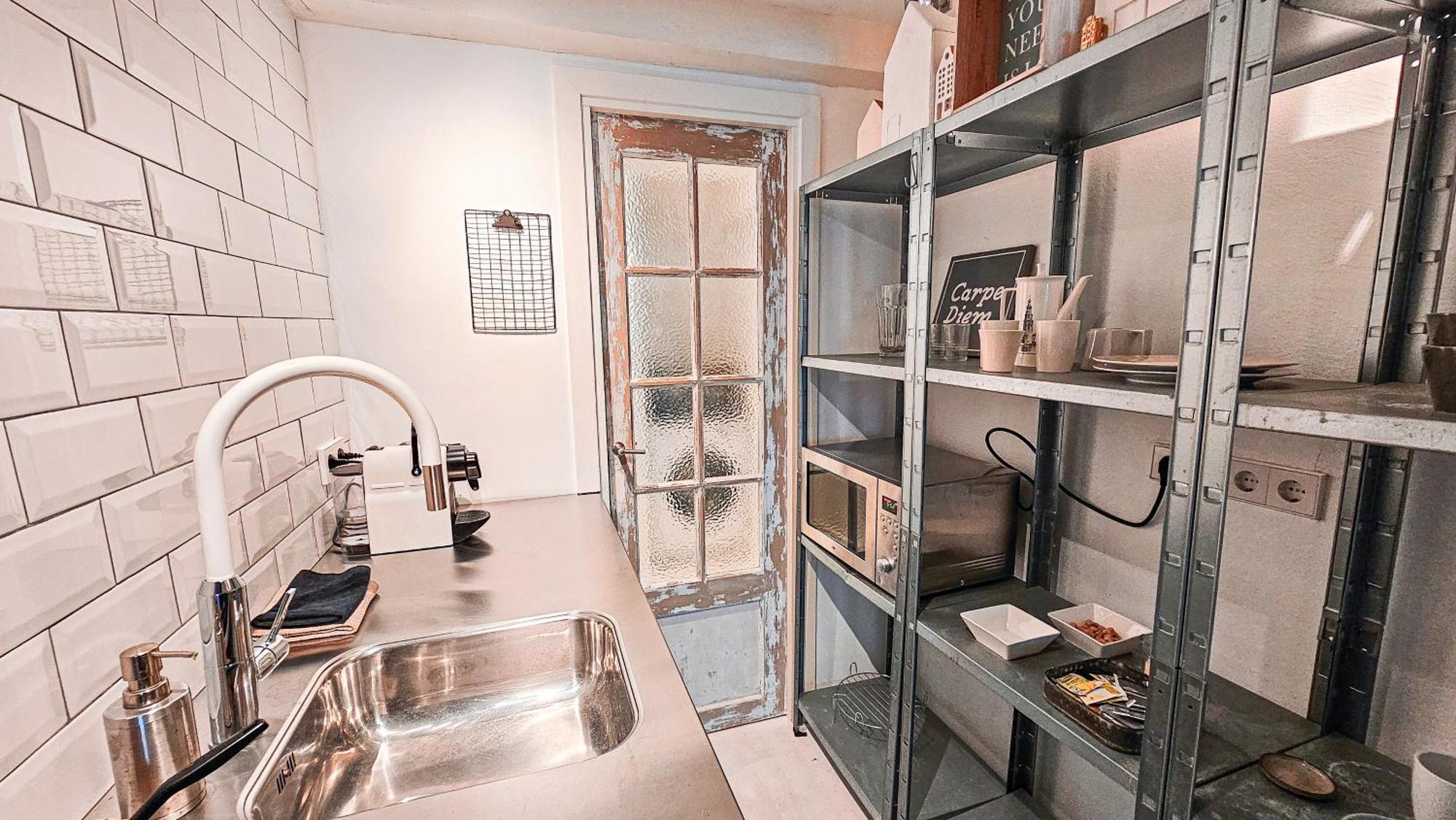 The White Wilde - Studio In A Historic Canalhouse From 1799 Amesterdão Exterior foto